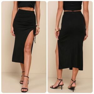 Lulus Simply Trendy Ribbed Ruched Drawstring Slit Midi Skirt in Black | Small